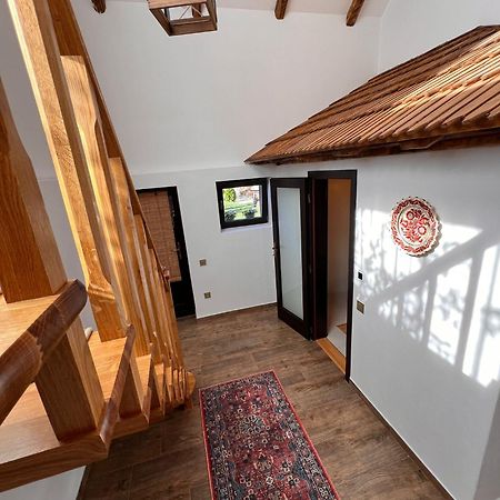 Famives Vendeghaz Bed and Breakfast Racul Buitenkant foto