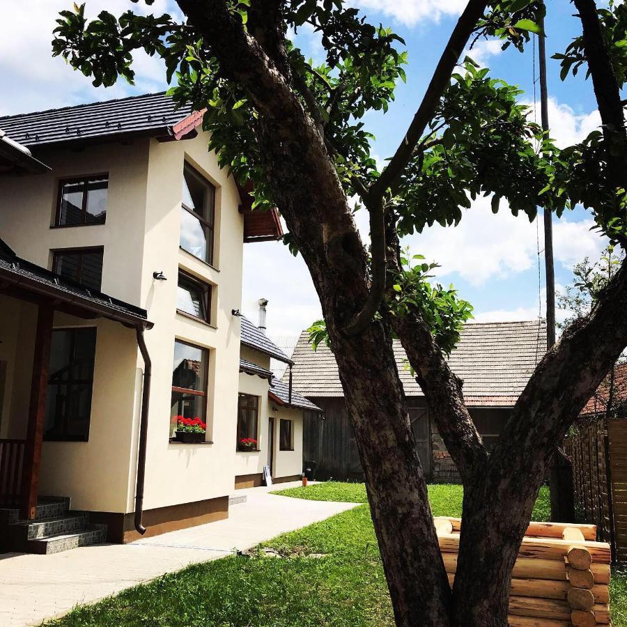 Famives Vendeghaz Bed and Breakfast Racul Buitenkant foto