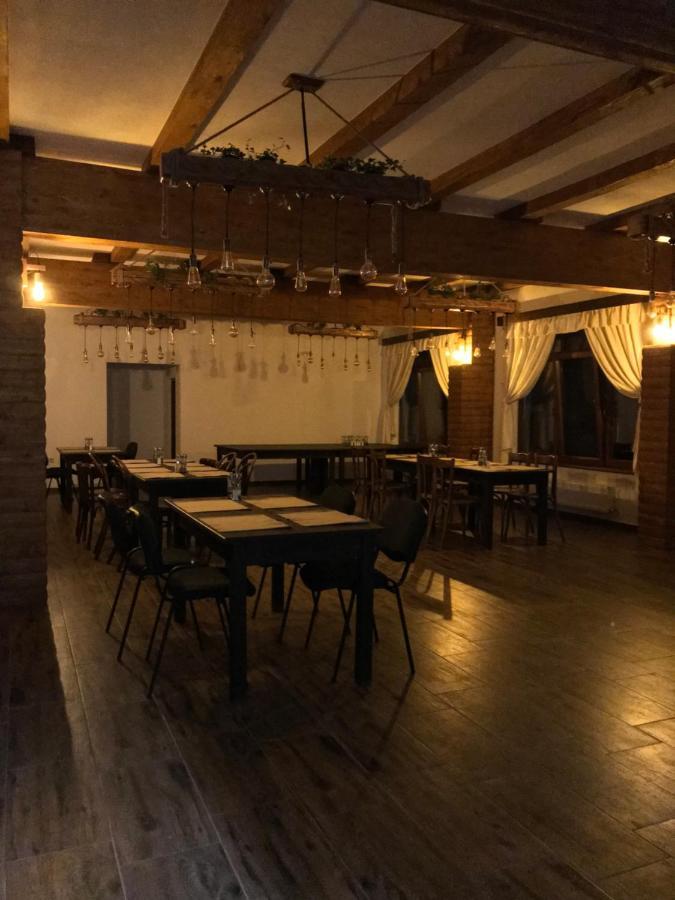 Famives Vendeghaz Bed and Breakfast Racul Buitenkant foto