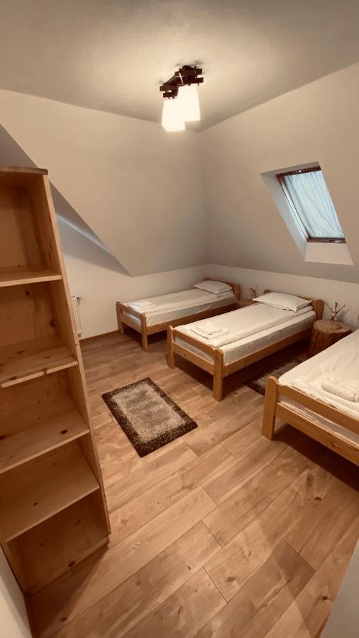 Famives Vendeghaz Bed and Breakfast Racul Buitenkant foto
