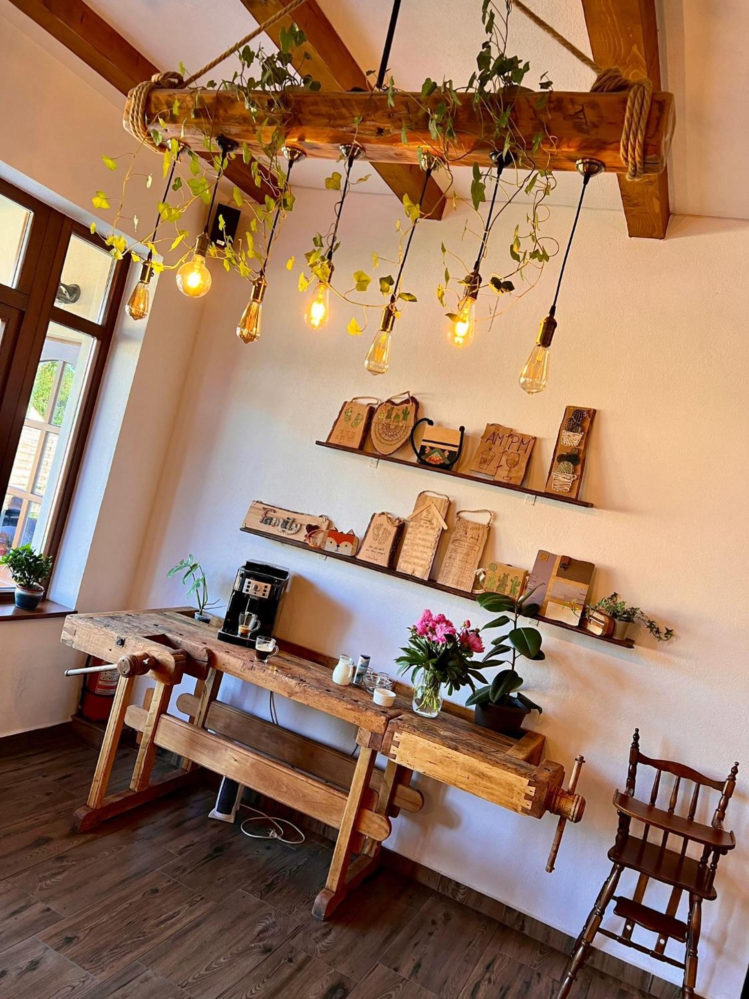 Famives Vendeghaz Bed and Breakfast Racul Buitenkant foto