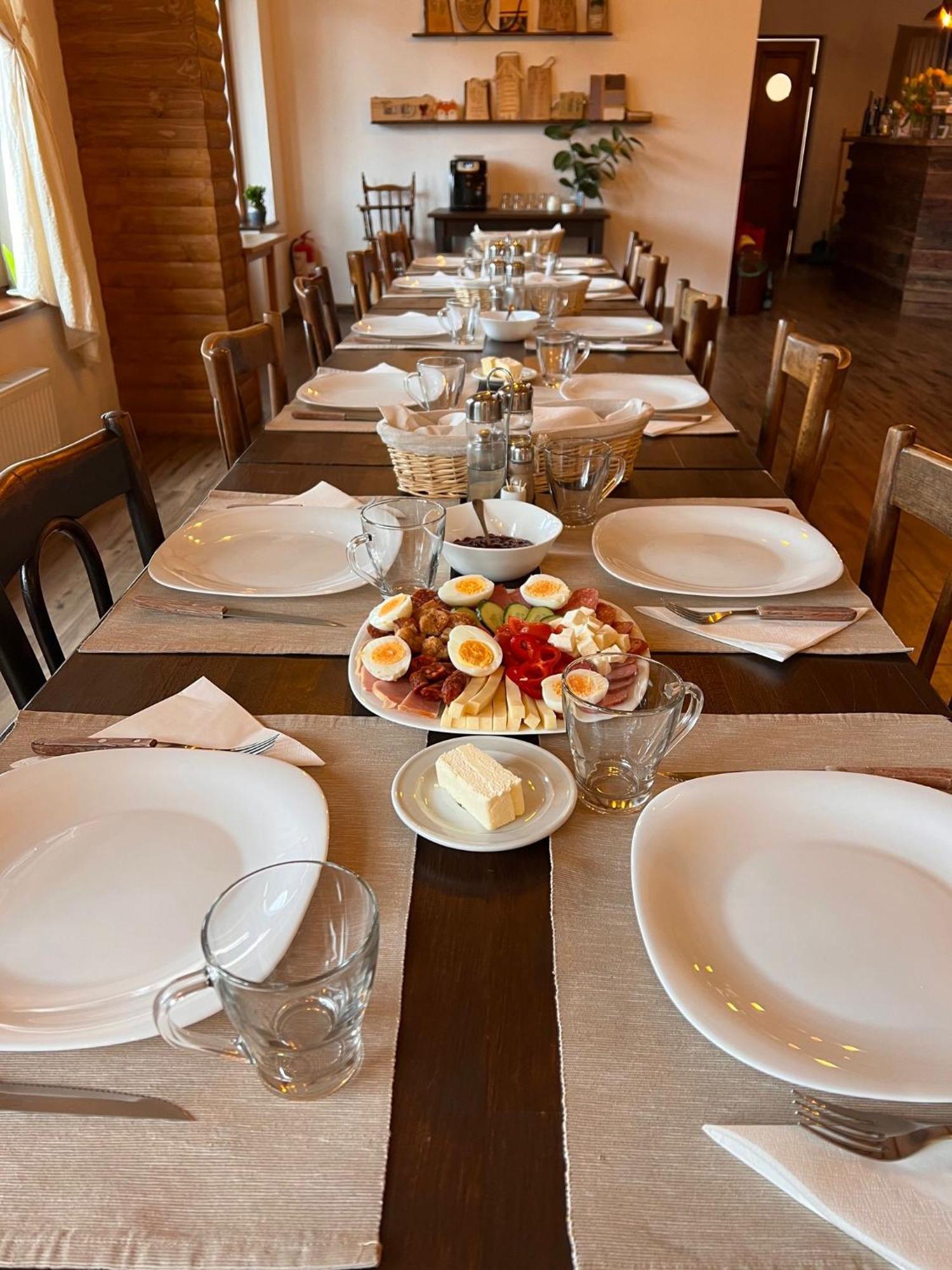 Famives Vendeghaz Bed and Breakfast Racul Buitenkant foto
