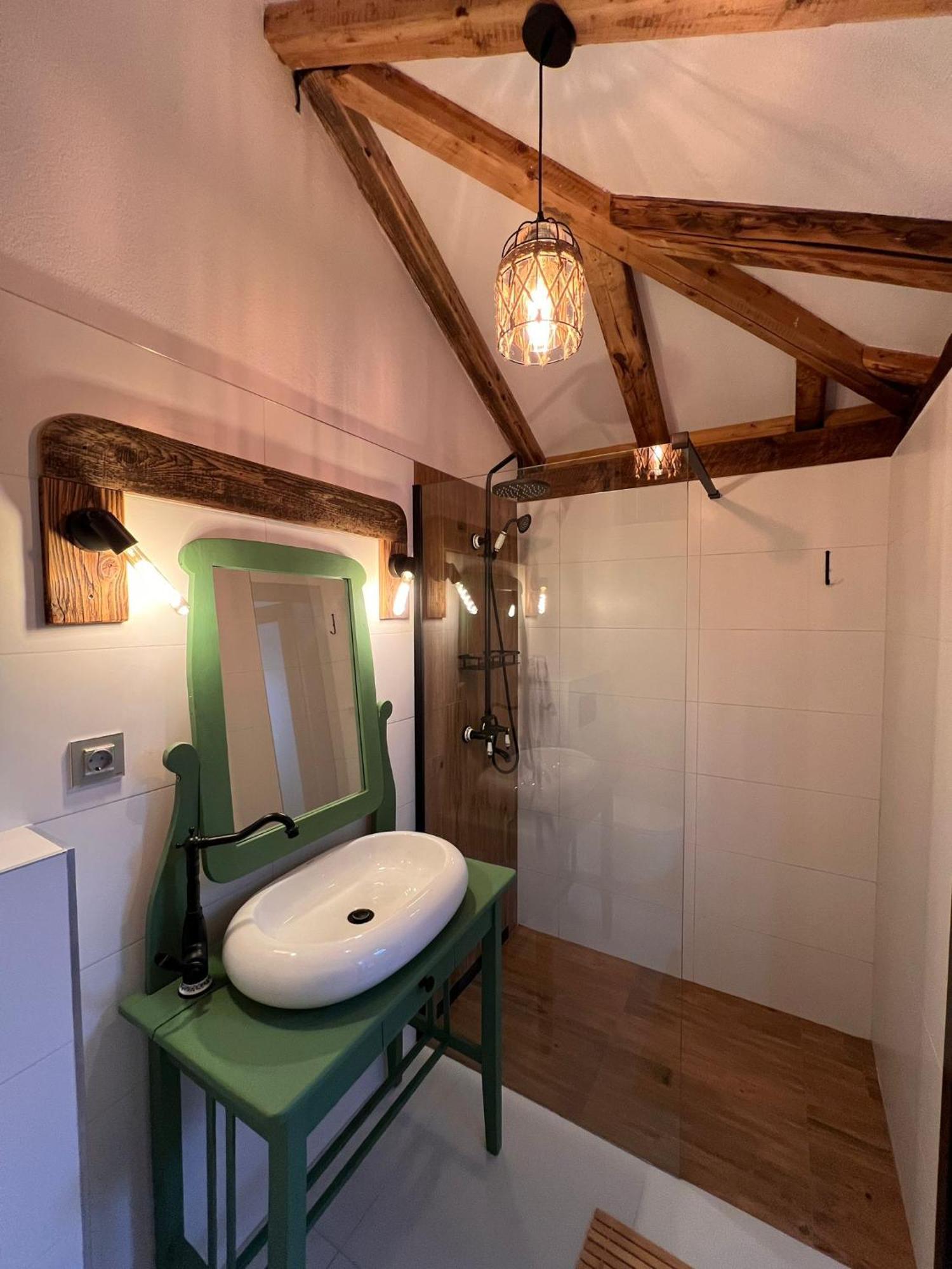 Famives Vendeghaz Bed and Breakfast Racul Buitenkant foto